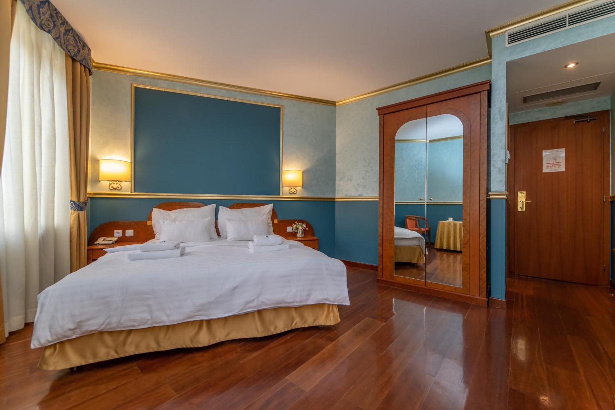 Hotel Kinsky Fountain Prague Ngoại thất bức ảnh