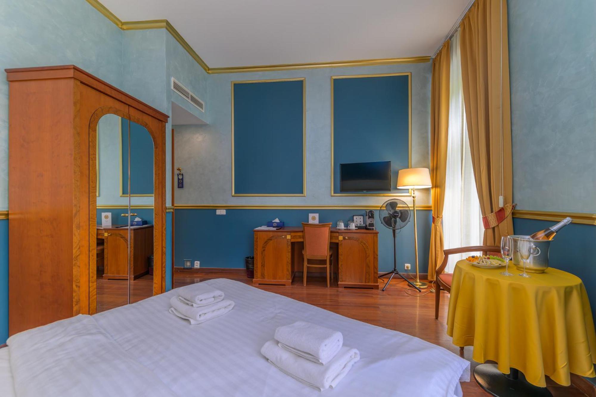 Hotel Kinsky Fountain Prague Ngoại thất bức ảnh