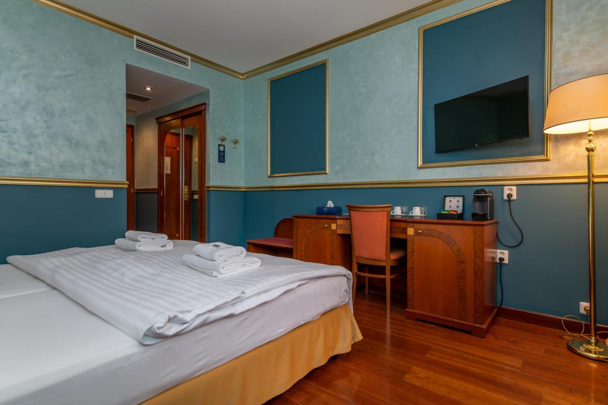 Hotel Kinsky Fountain Prague Ngoại thất bức ảnh